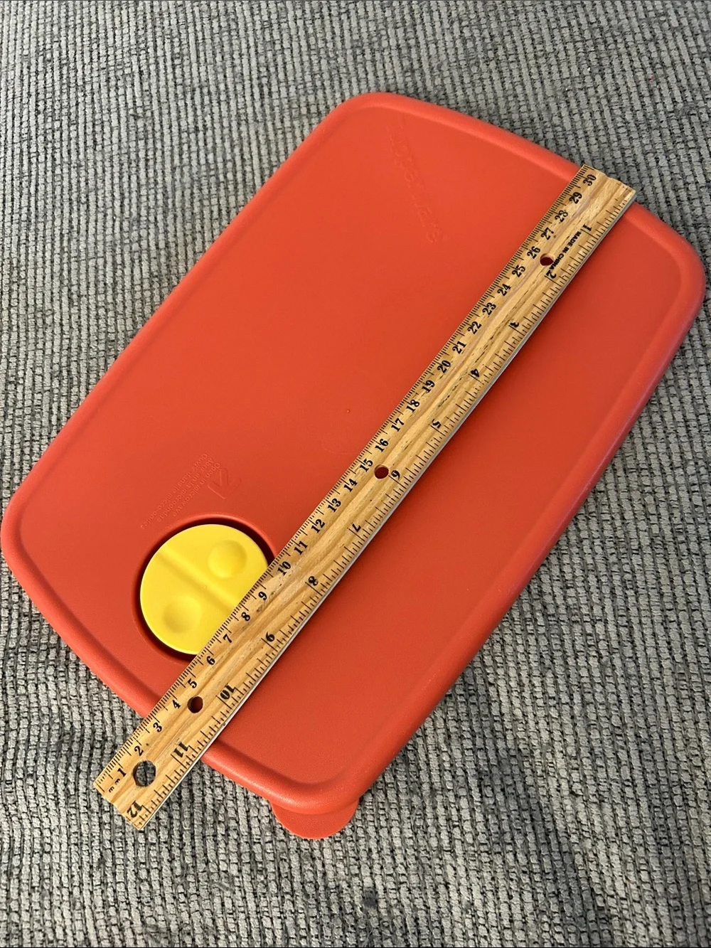 Tupperware rock n serve replacement Lid orange rectangle with Yellow Vent Plug